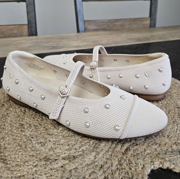 Vivaia Cream Women's Shoes with Studded Pearl Details - Picture 3 of 9
